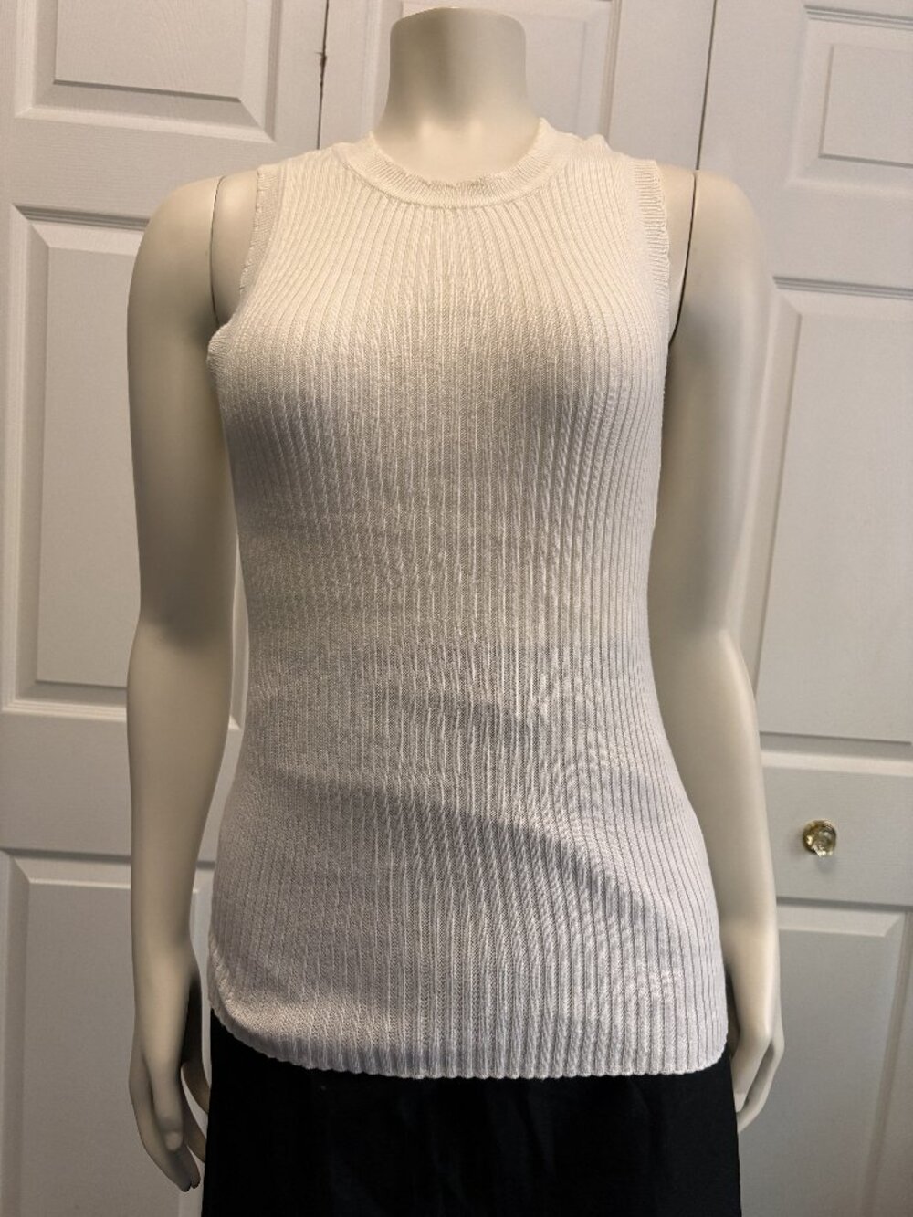 Free Assembly White Ribbed Sleeveless Knit Tank Top Medium